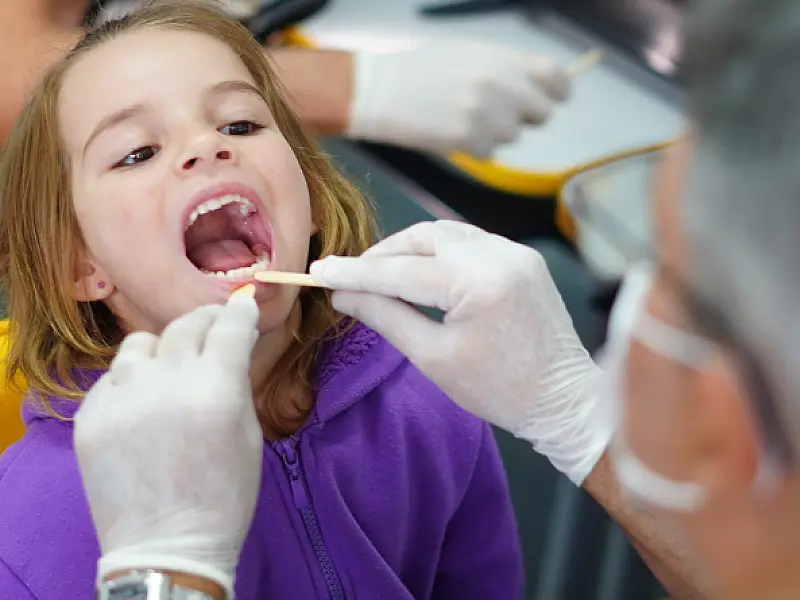 Ação leva dentistas para as salas de aula e beneficia 3 mil crianças em Mongaguá