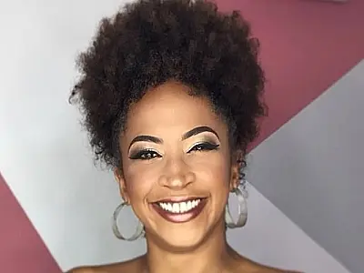 Aos 46 anos, morre pioneira do reggae feminino DJ Nega Glicia