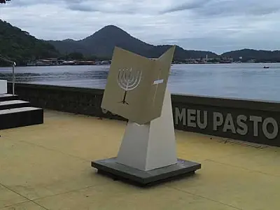 Primeira Praça da Bíblia à beira-mar do Brasil é inaugurada no aniversário de São Vicente (22)
