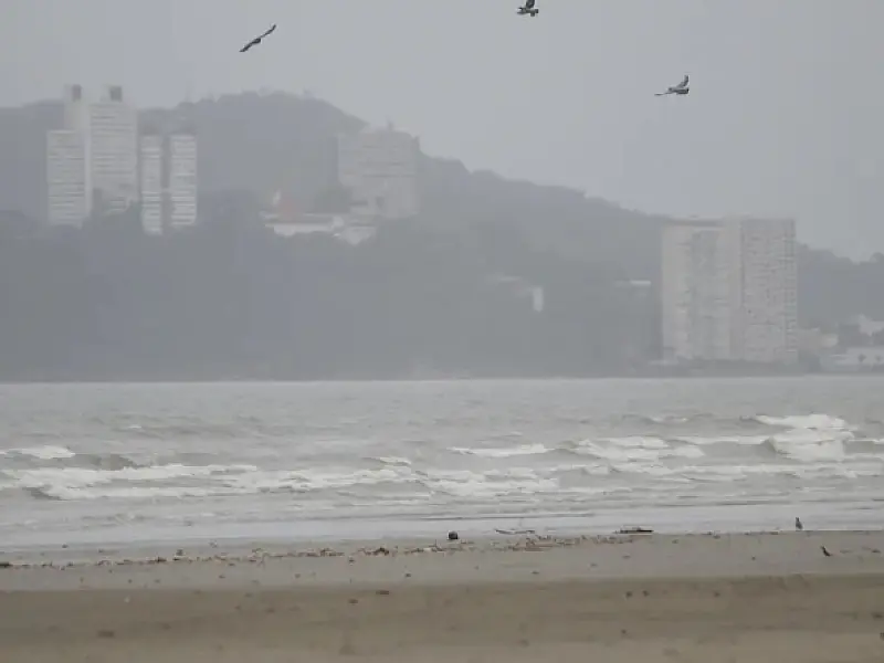 Frente fria deve trazer chuva, ventos fortes e mar agitado a Santos no fim de semana