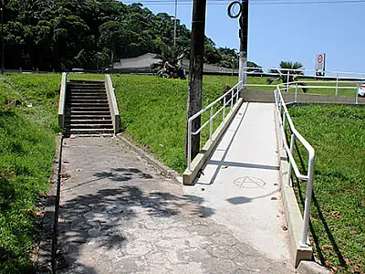 Mais acessibilidade: rampa é construída sobre canal no Bairro Sítio do Campo
