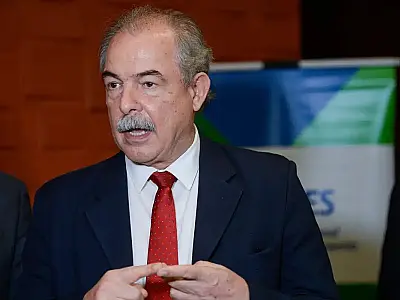 "Navio terá multa se não descarbonizar combustível", alerta Mercadante