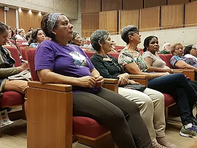 USP oferece mais de 5 mil vagas em cursos gratuitos para público 60+