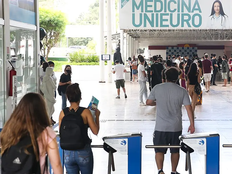 Saiba como as notas Enem podem ser usadas no Brasil e no exterior