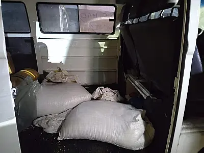 Polícia Civil prende homem que escondia drogas dentro de Kombi em Cubatão
