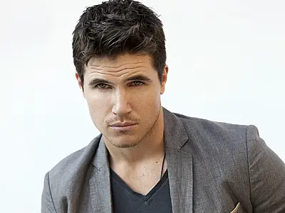 Robbie Amell entra para elenco de 'The Witcher' na terceira temporada