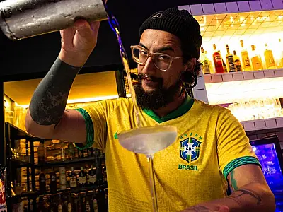 Bar em Santos dará shot gratuito a cada gol da Seleção durante a Copa