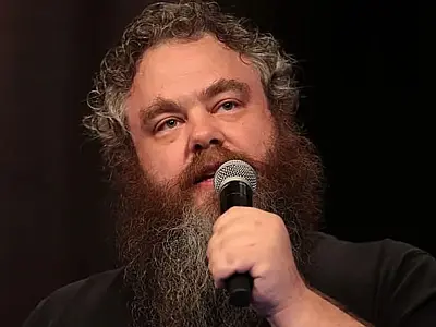 Patrick Rothfuss: o contador de histórias que reinventou a fantasia moderna