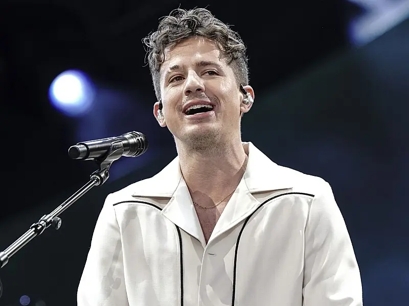 Show online gratuito de Charlie Puth acontece esse mês com participação dos fãs