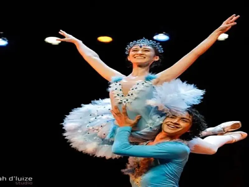 Ballet Ana Rennó encerra ano com apresentação no Brisamar Shopping nesta terça-feira (10)
