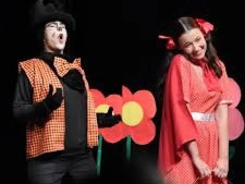 Nova adaptação de Chapeuzinho Vermelho é apresentada em Guarujá neste fim de semana