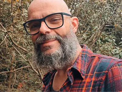 CreativeMornings Santos recebe jornalista Álvaro Borba, criador do Meteoro Brasil, em edição sobre desinformação e credibilidade