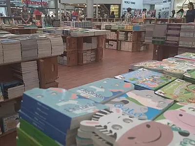 Feira de livros com mais de mil títulos no Litoral Plaza vira passeio imperdível para fãs de leitura