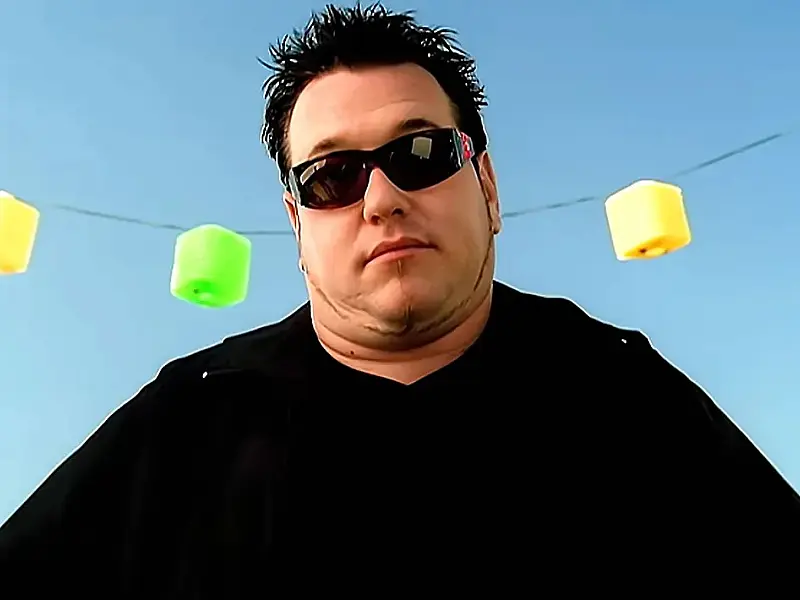 Steve Harwell, ex-vocalista da banda Smash Mouth, morre aos 56 anos