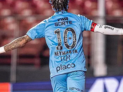 Neymar volta a marcar dois gols no mesmo jogo, marca que não acontecia há quase dois anos.