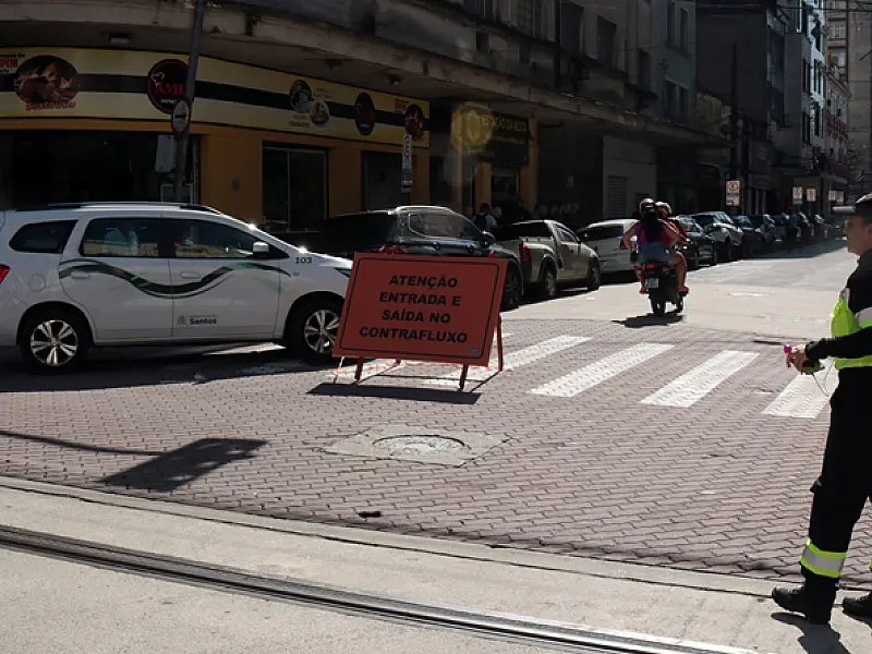 Ruas no Centro de Santos têm mudanças para sequência das obras do VLT