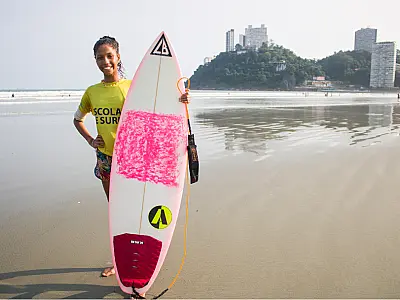 Prodígio do surf vicentino garante 1º lugar no 'Circuito A Tribuna Colegial'