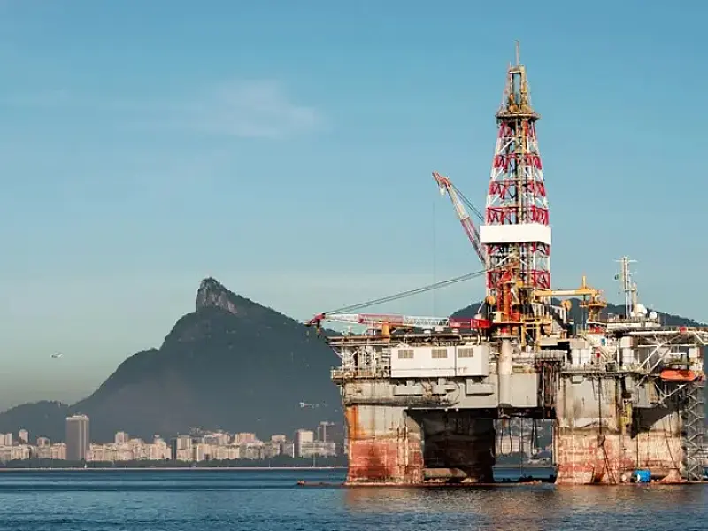 Produção total de petróleo e gás avança em relação a janeiro de 2023