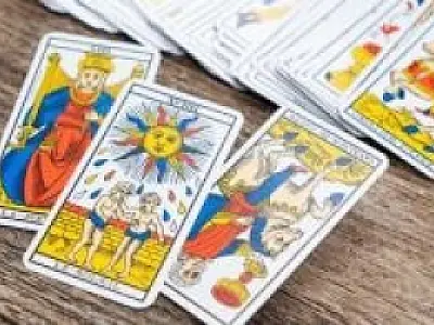 Descubra seu arcano pessoal de 2025 e saiba como o Tarot pode guiar suas decisões!