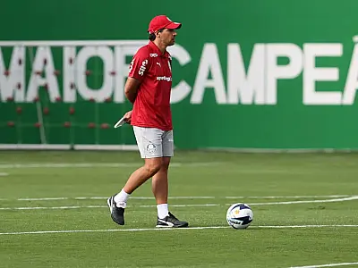 Abel e Gómez se isolam como os maiores campeões da história alviverde