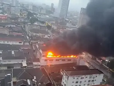 Incêndio destrói concessionária de motos nesta manhã, 13, em São Vicente
