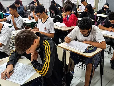 Mais de 5,6 mil alunos da rede municipal de São Vicente participam do Saeb neste mês de novembro