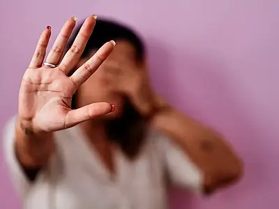 Violência contra mulher negra: maioria dos casos começa na juventude