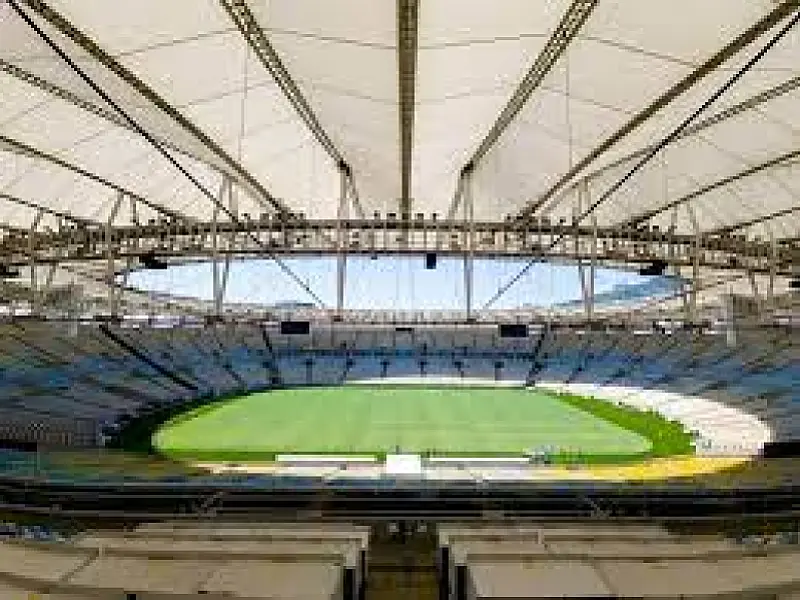 Futebol: gramado nos estádios vira tema de debate no Brasil e no mundo
