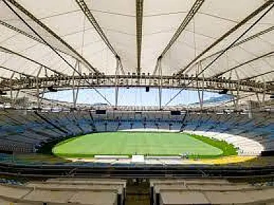 Futebol: gramado nos estádios vira tema de debate no Brasil e no mundo