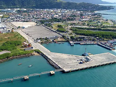 Porto de São Sebastião prevê R$ 5,29 milhões para monitoramento ambiental e resposta a emergências