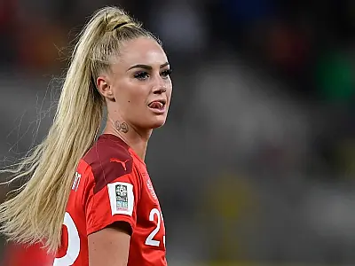 Quem é a suíça Alisha Lehmann, jogadora da Copa mais seguida no Instagram