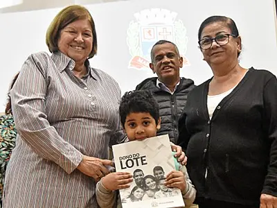 Prefeitura de Praia Grande entrega 300 títulos do programa Dono do Lote