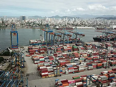 Espanhol suspeito de colocar drogas em navios é preso em Guarujá