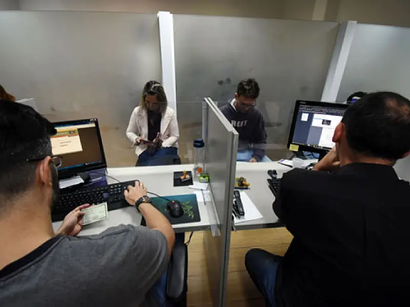 12 novas vagas de trabalho estão disponíveis no PAT