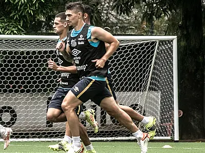 Velázquez aposta em pré-temporada por vaga no time