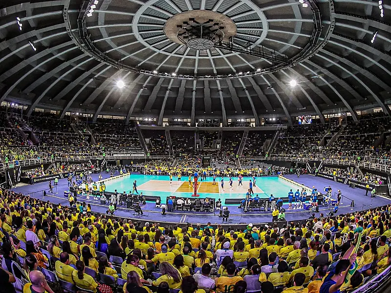 Brasil inova no vôlei com leilão social inédito das sacadas iniciais da VNL 2025