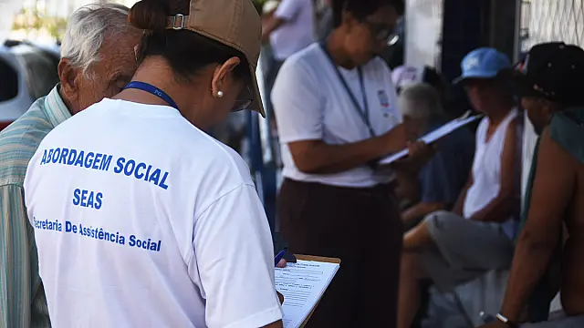 Programa de recâmbio de Praia Grande (SP) ajuda pessoas em situação de rua a  reconstruírem vínculos familiares