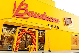Bauducco® Lojas e Casa Bauducco inauguram operação integrada em Santos (SP) e ampliam experiência de marca no Litoral Paulista