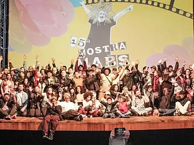 Mostra MABS atinge 17ª edição e exibe gratuitamente nove filmes em sessão única, dia 6 de agosto, no teatro Guarany, em Santos (SP)