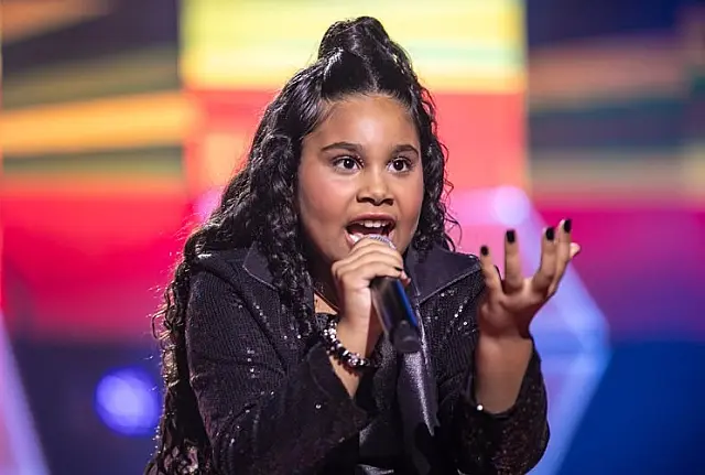 Cantora mirim de São Vicente disputa semifinal de reality nacional de música nesta quarta (26)