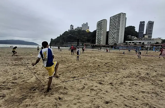 Joesv leva esporte, integração e novos sonhos às areias da Praia do Itararé
