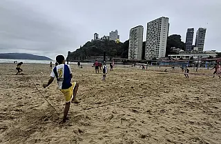 Joesv leva esporte, integração e novos sonhos às areias da Praia do Itararé