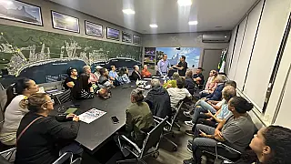 Prefeitura de Bertioga debate melhorias para o artesanato e fortalece diálogo com artesãos
