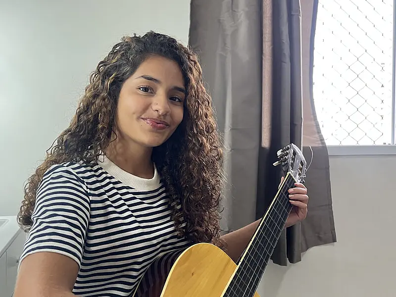 "Princesinha do Pagode" vicentina estreia no programa "Canta Comigo Teen" nesta terça-feira (4)