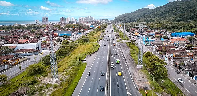 CNL avança com pacote de obras na SP-055 e amplia frentes de trabalho entre Praia Grande e Peruíbe
