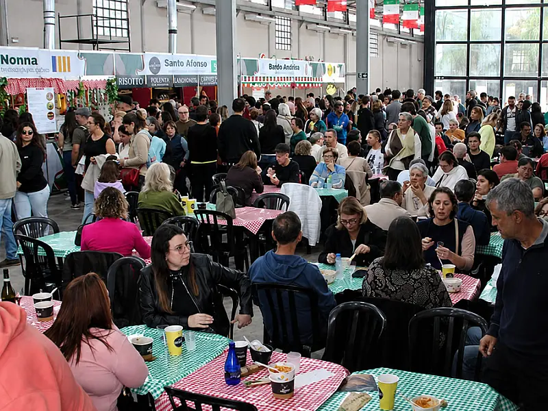 Festa Italiana de Santos reúne gastronomia, música e tradição no Parque Valongo
