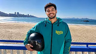 Conscientização no trânsito é pauta de palestra para motoboys da Keeta em São Vicente