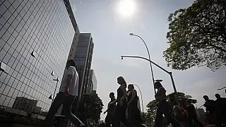 Governo de SP intensifica preparativos para onda de calor com ações integradas de prevenção a incêndios