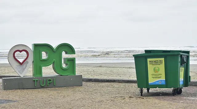 PG implanta programa que transforma descarte de coco verde em adubo orgânico