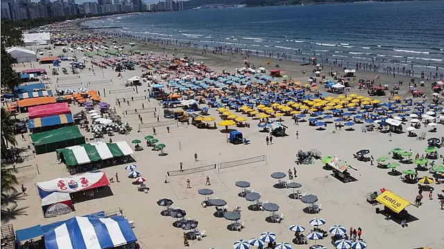 Santos convoca 100 ambulantes para conferência de documentos e definição dos pontos